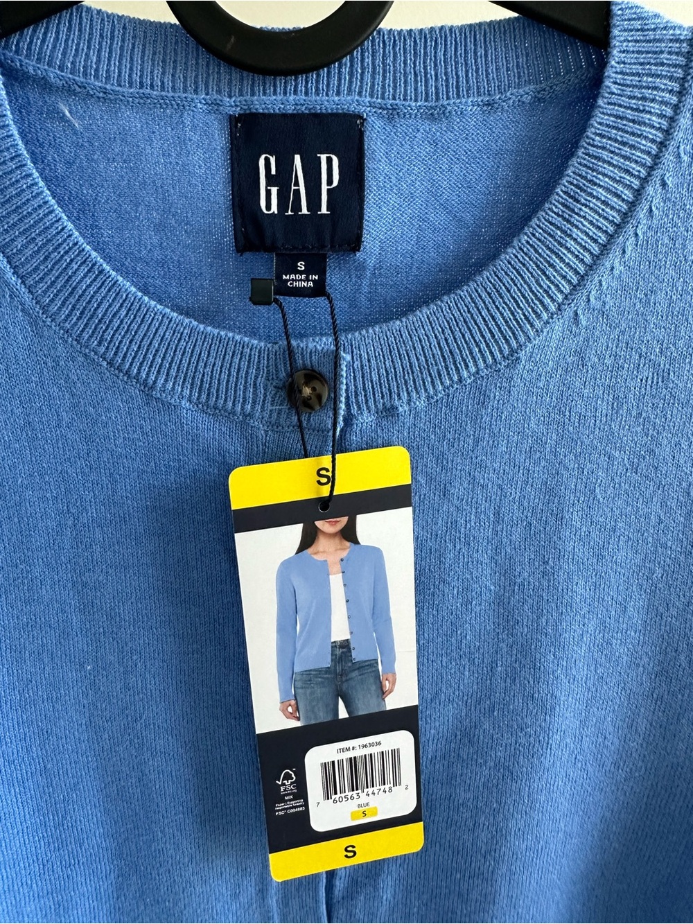 GAP NWT 100% Cotton Crewneck Button Cardigan Blue - Picture 3 of 4